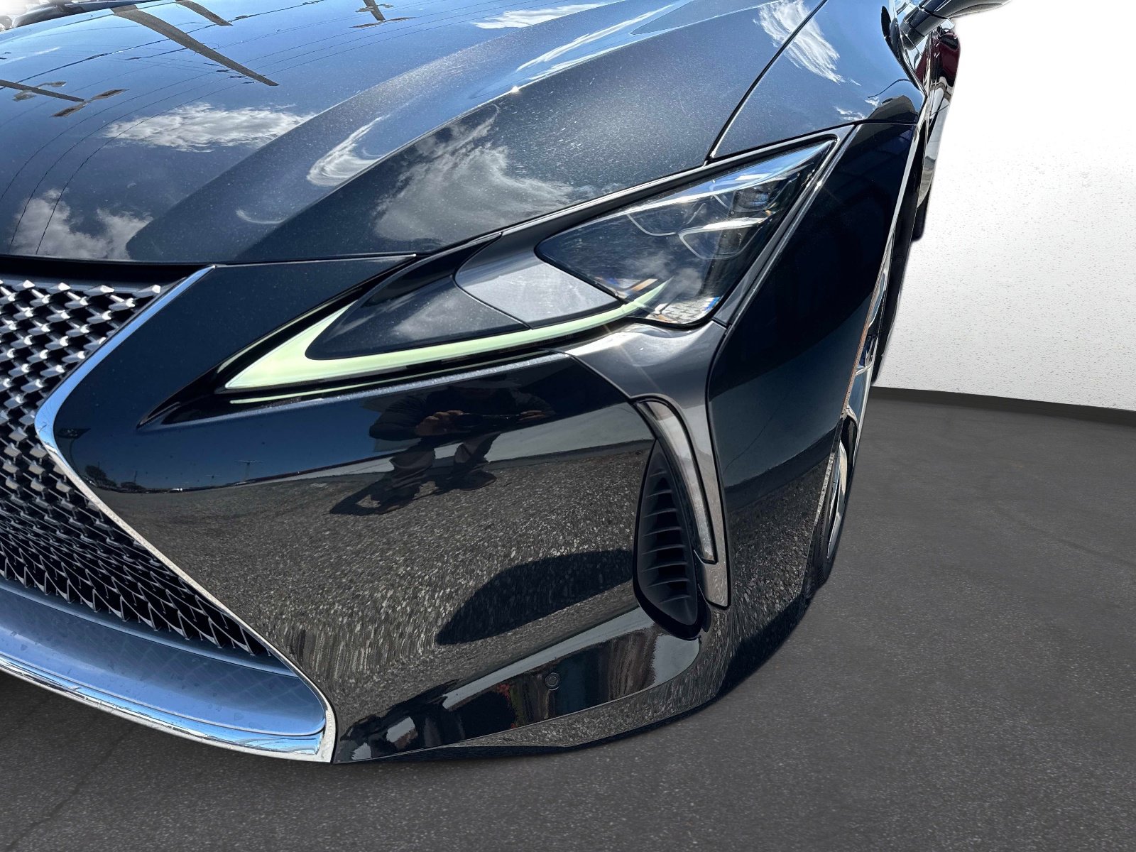 Certified 2022 Lexus LC 500 Convertible w/ Touring Package image 9