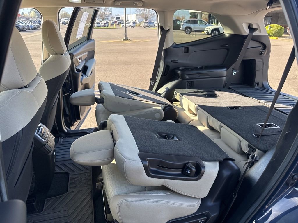 Used 2023 Subaru Ascent Premium w/ Convenience Package image 18