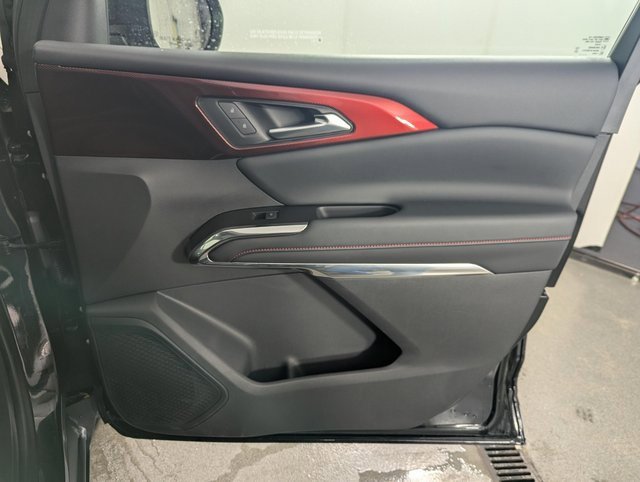 Used 2025 Chevrolet Traverse Z71 image 22