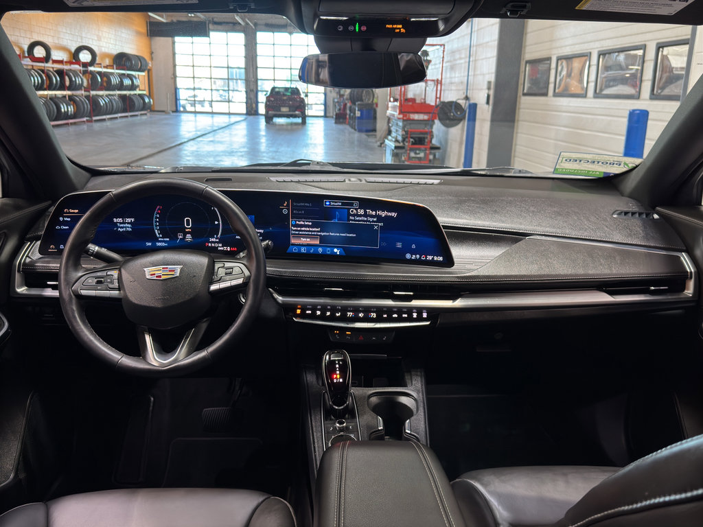 Used 2025 Cadillac XT4 Premium Luxury image 13