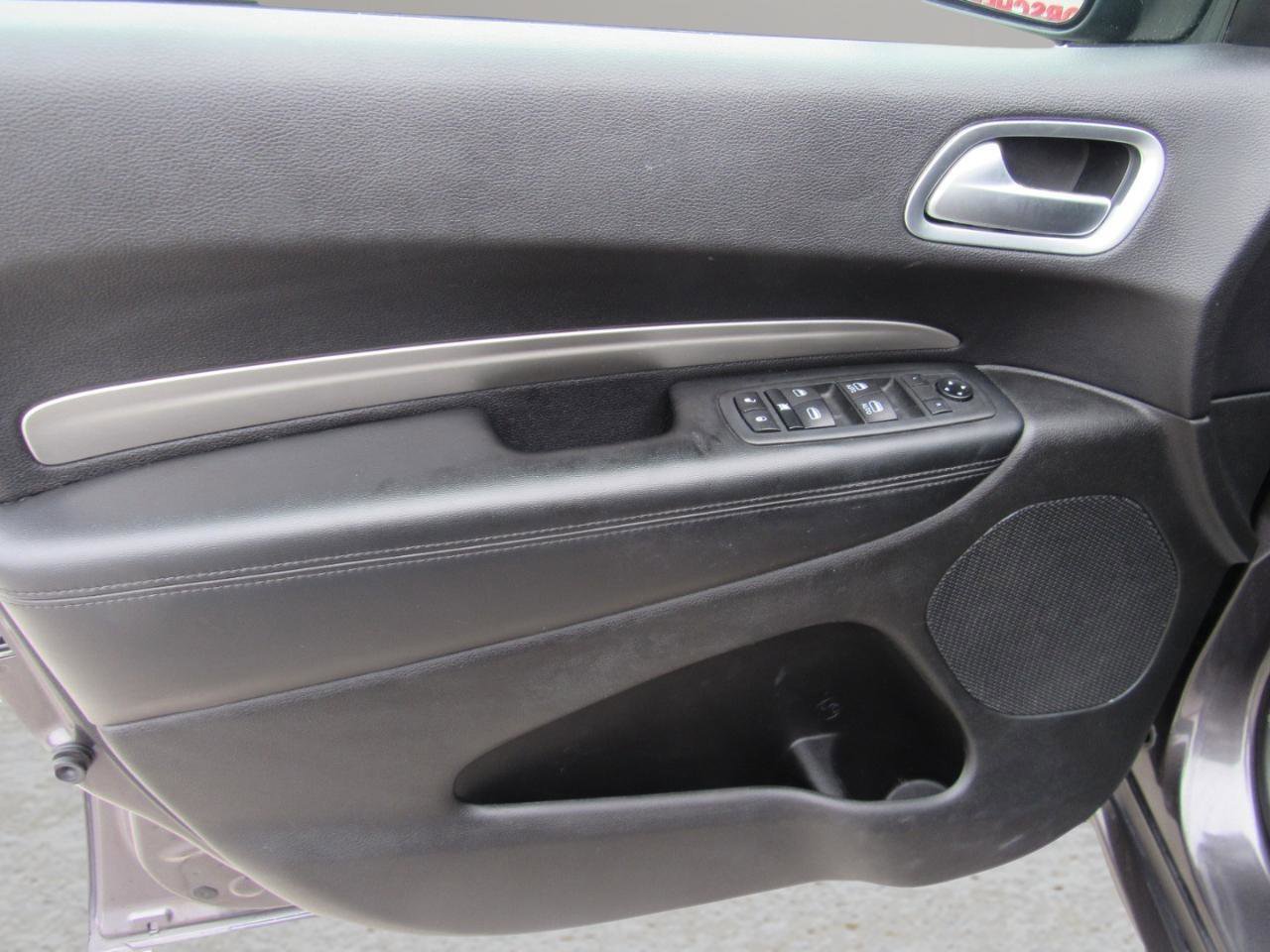 Used 2020 Dodge Durango SXT image 15