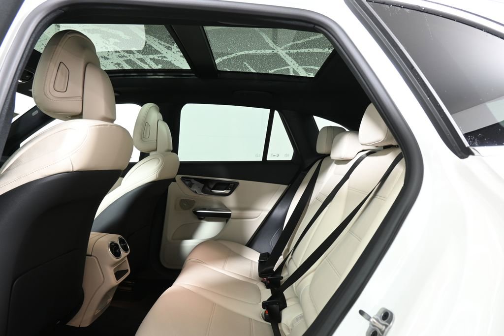 Used 2026 Mercedes-Benz GLC 300 4MATIC image 25