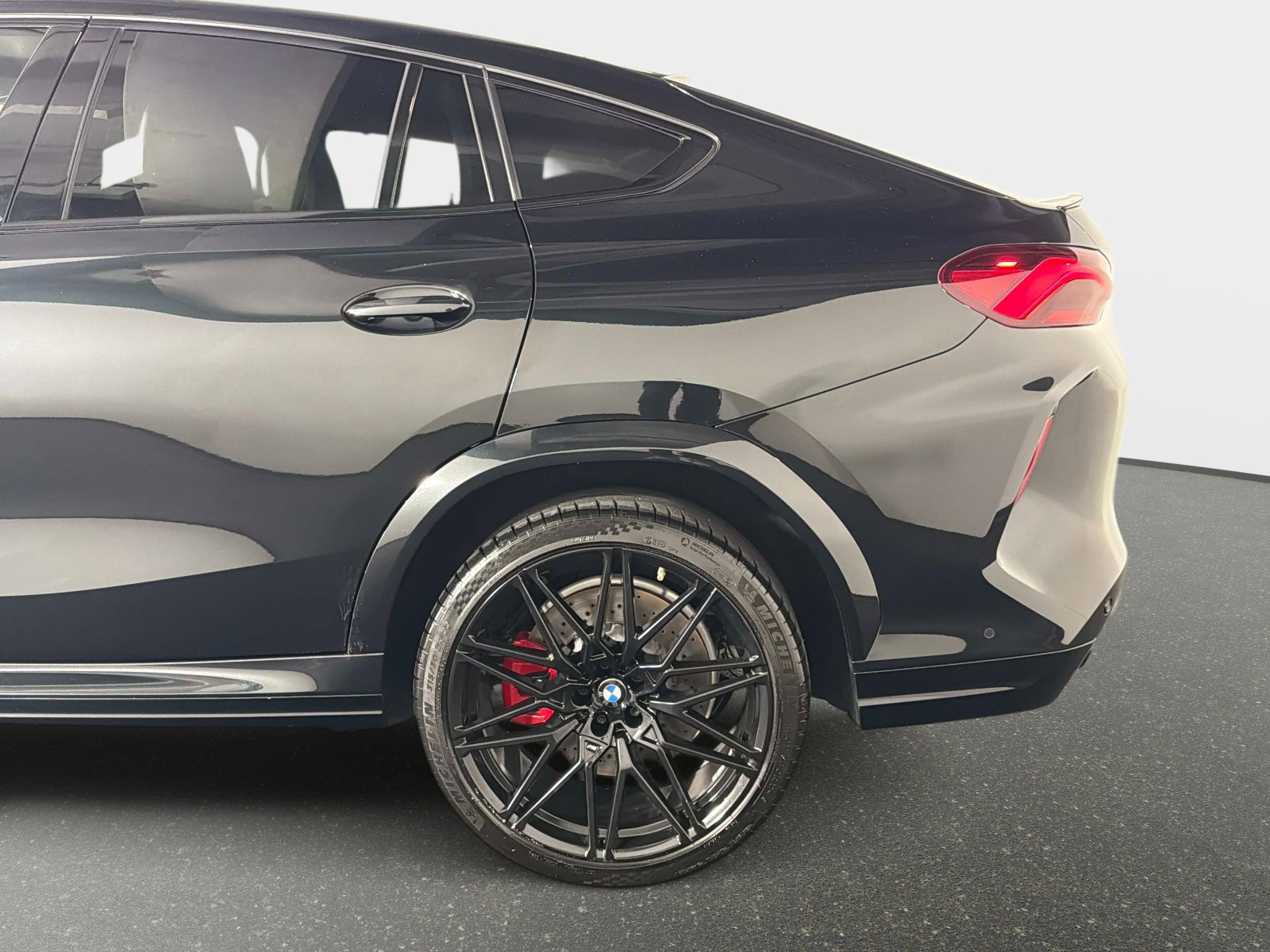 Used 2024 BMW X6 M Competition image 14