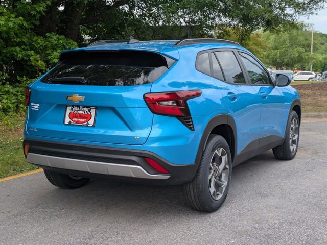 New 2026 Chevrolet Trax LT w/ Sunroof Package FWD image 2