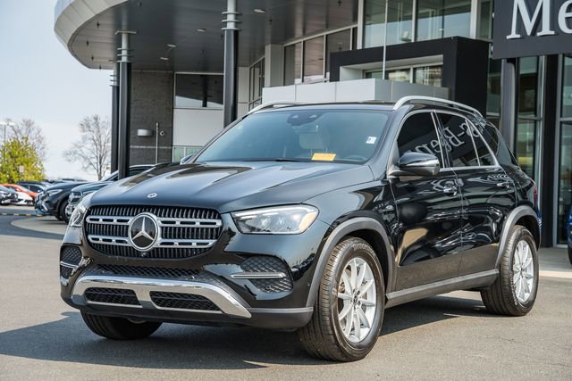 Used 2025 Mercedes-Benz GLE 450e 4MATIC image 3
