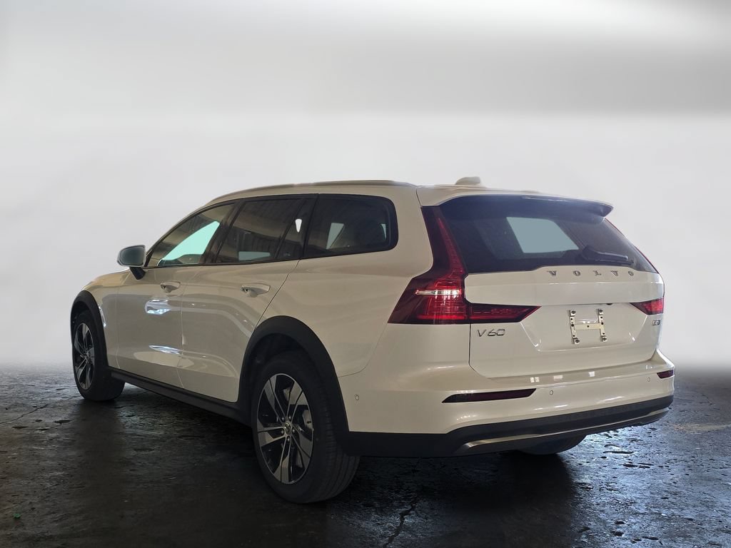 New 2026 Volvo V60 B5 Cross Country Plus AWD/4WD image 7