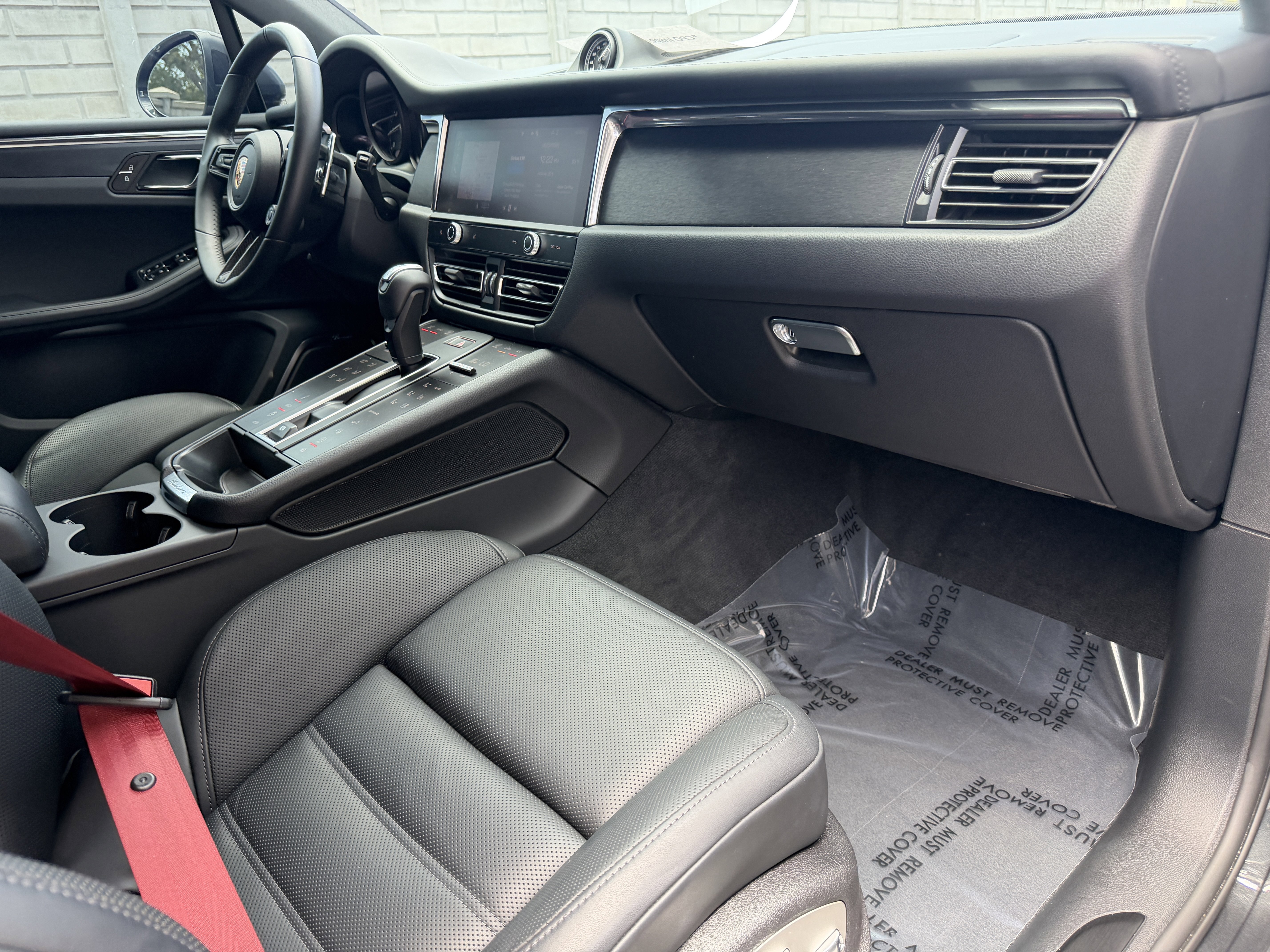 Certified 2025 Porsche Macan GTS AWD/4WD image 15
