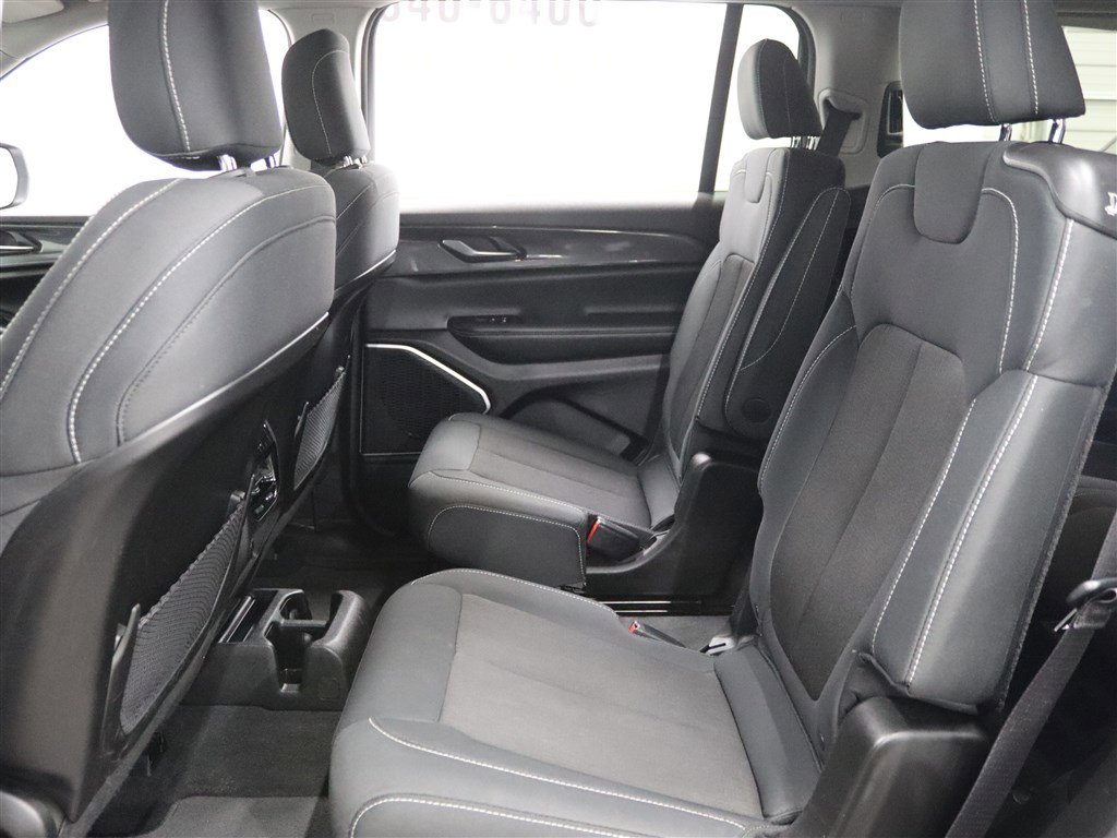 Used 2022 Jeep Grand Cherokee L Laredo w/ Luxury Tech Group I AWD/4WD image 14