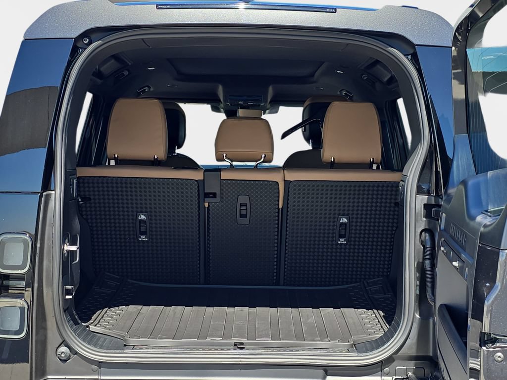 New 2026 Land Rover Defender 110 S AWD/4WD image 12