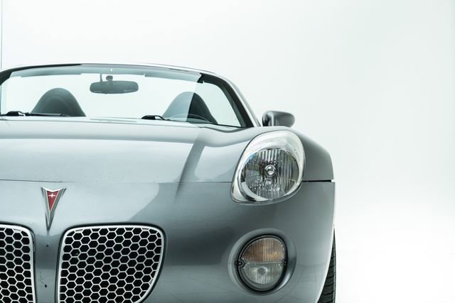 Used 2007 Pontiac Solstice Convertible w/ Premium Package RWD image 7