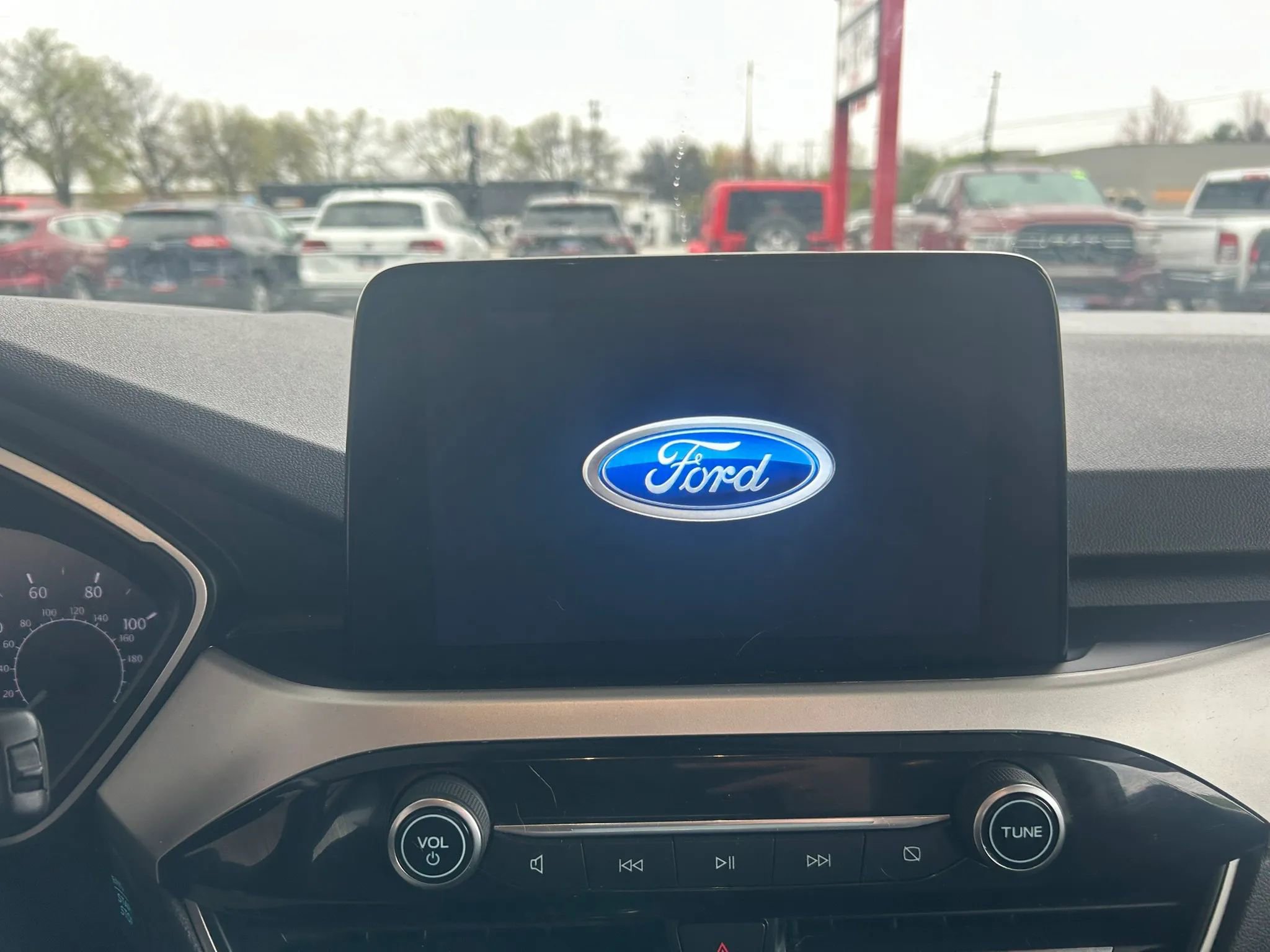 Used 2020 Ford Escape SEL image 22