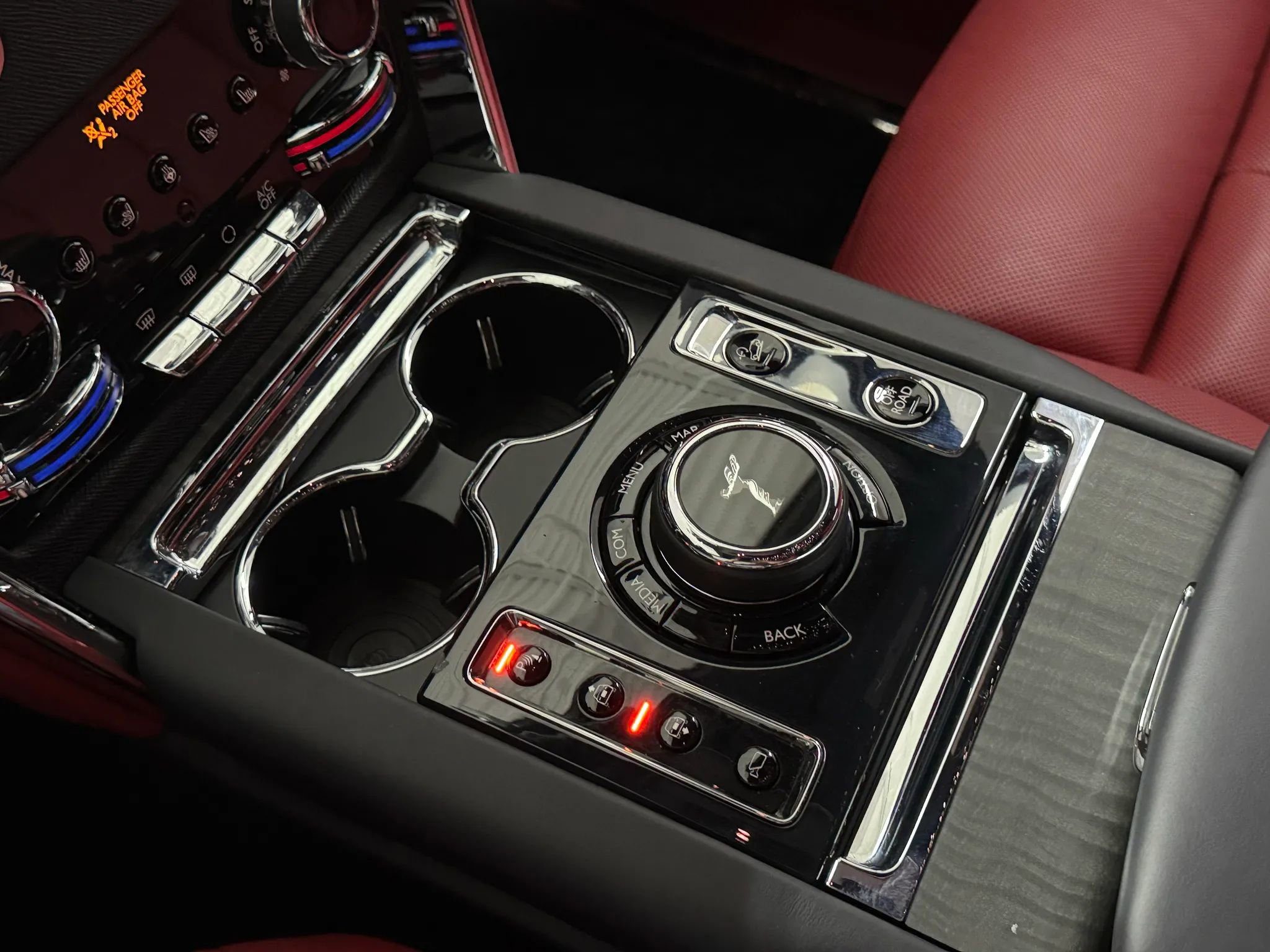 Used 2024 Rolls-Royce Cullinan image 29