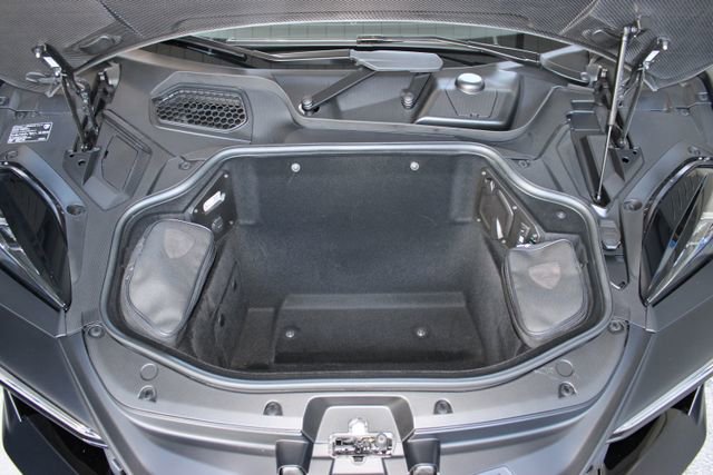 Used 2024 Lamborghini Revuelto image 21