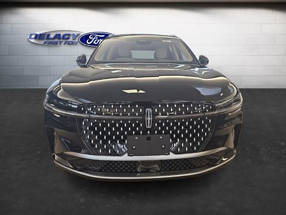 Used 2025 Lincoln Nautilus Reserve image 9