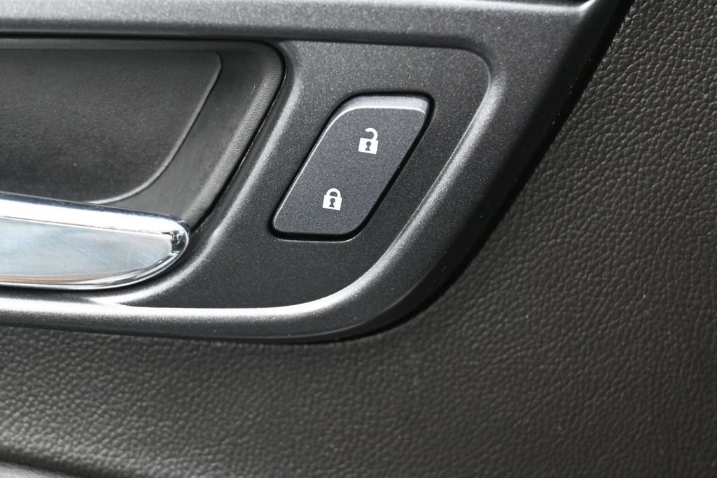 Used 2020 Chevrolet Tahoe Premier AWD/4WD image 15