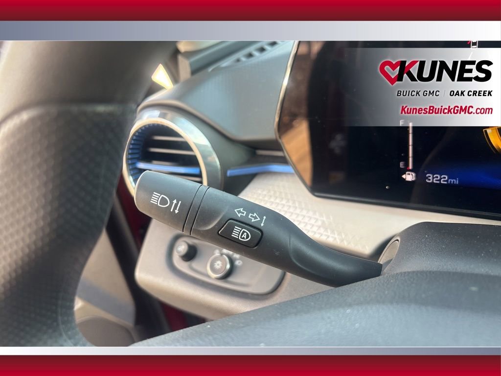 Used 2025 Chevrolet Trax LT image 13