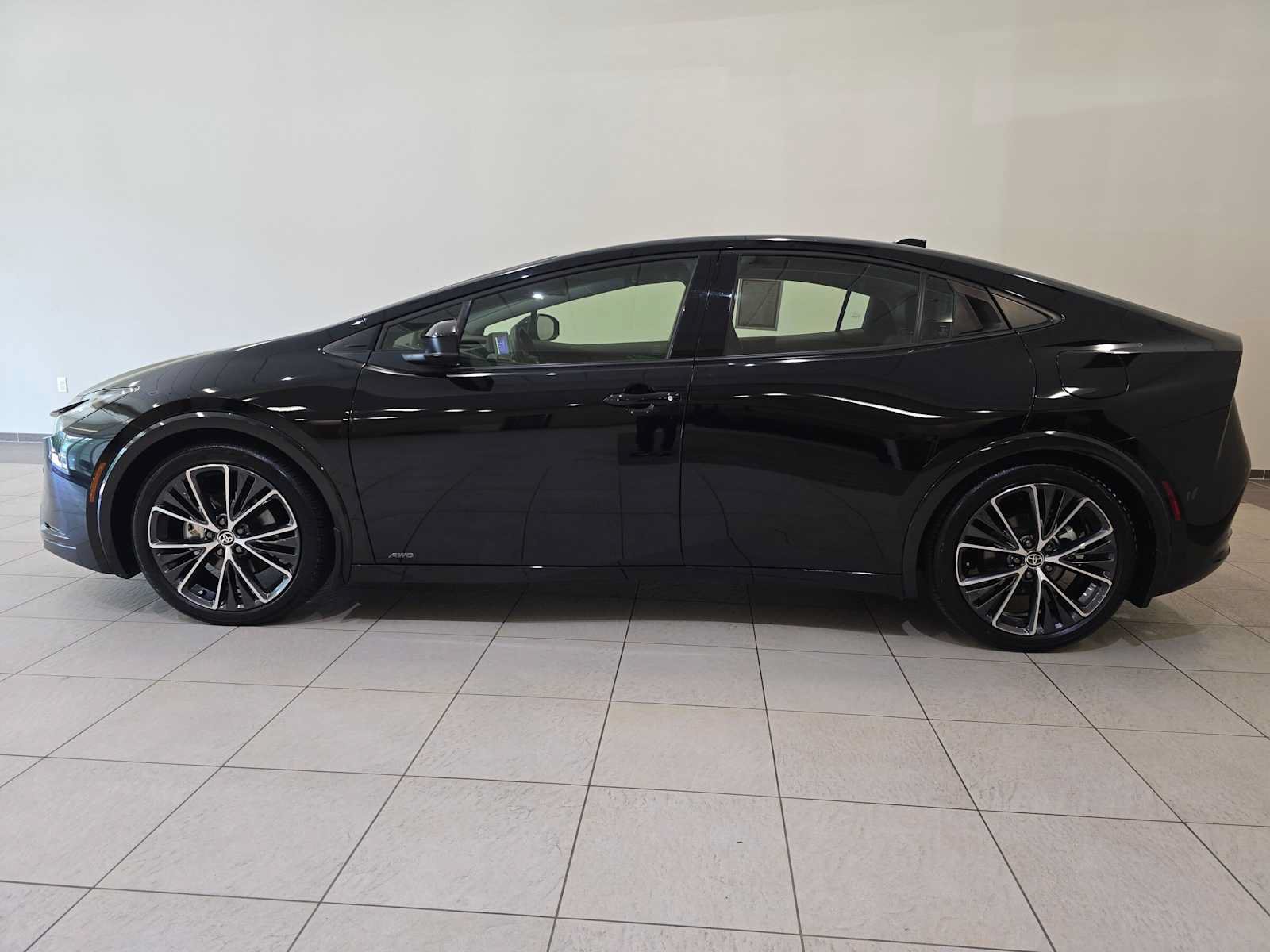 Certified 2024 Toyota Prius XLE AWD/4WD image 3