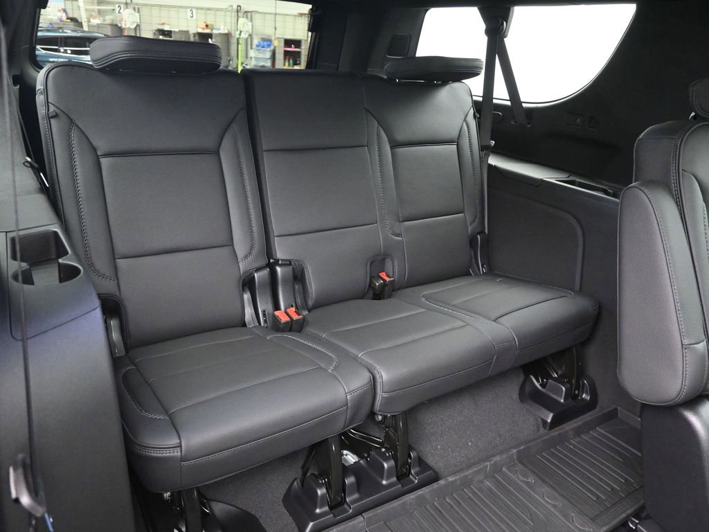 New 2026 GMC Yukon XL Denali w/ Denali Reserve Package image 9