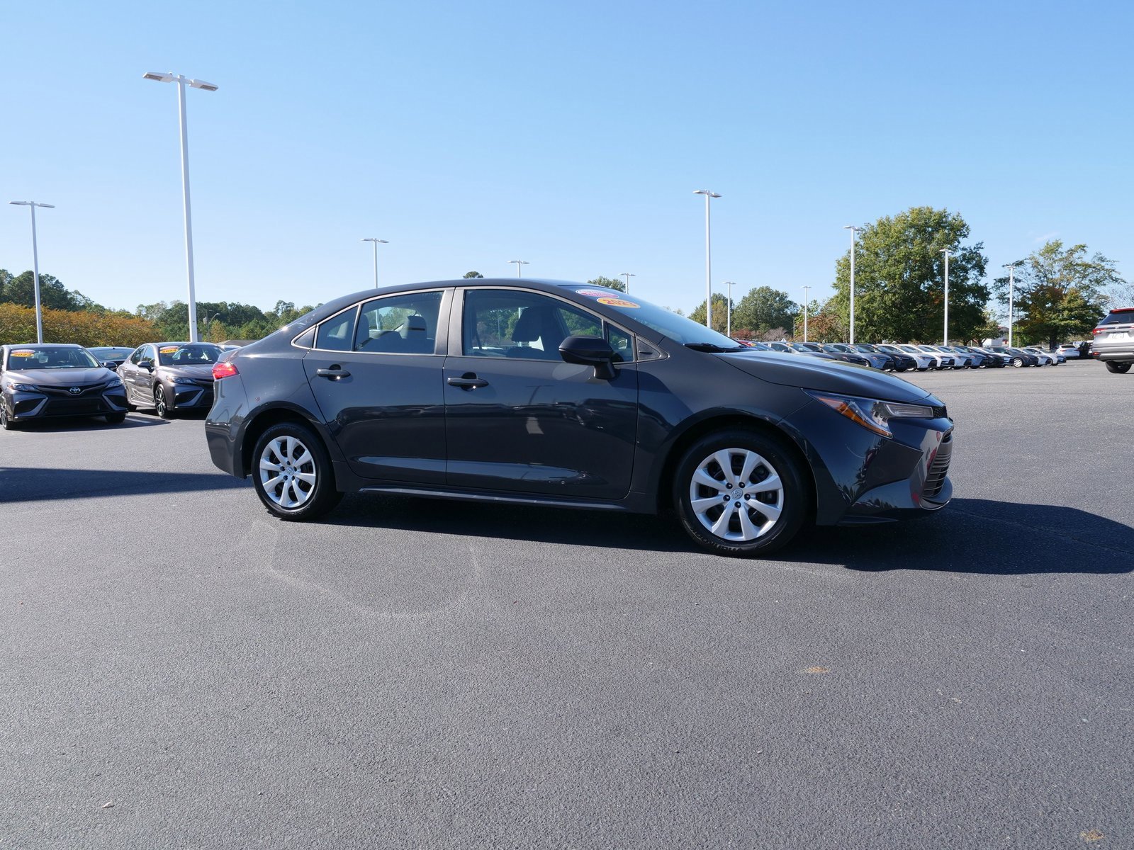 Used 2023 Toyota Corolla LE image 12