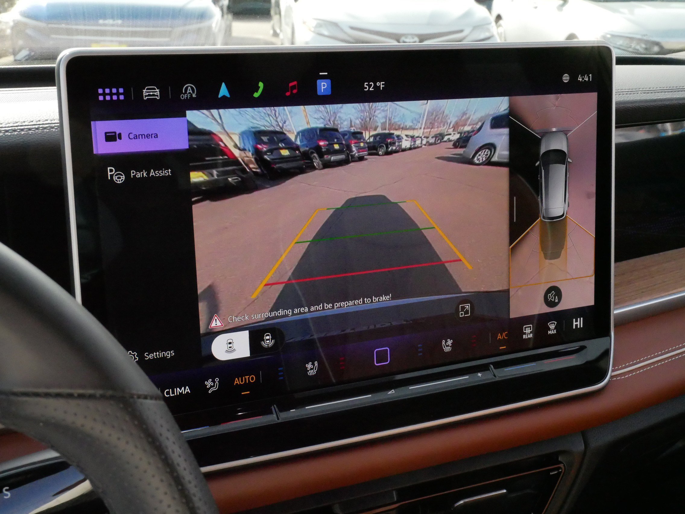 Certified 2025 Volkswagen Tiguan SEL R-Line image 23