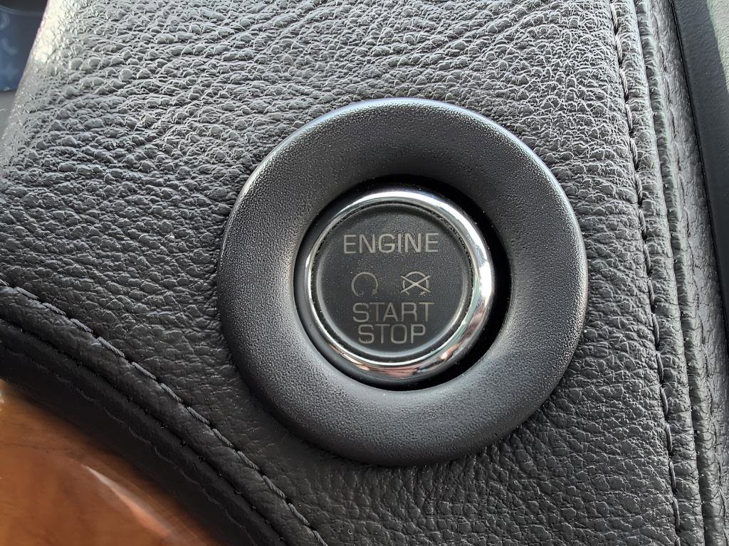 Used 2012 Lincoln MKX AWD image 26