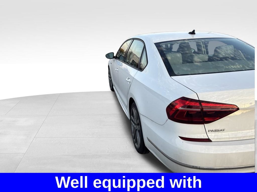Used 2018 Volkswagen Passat 2.0T R-Line FWD image 3