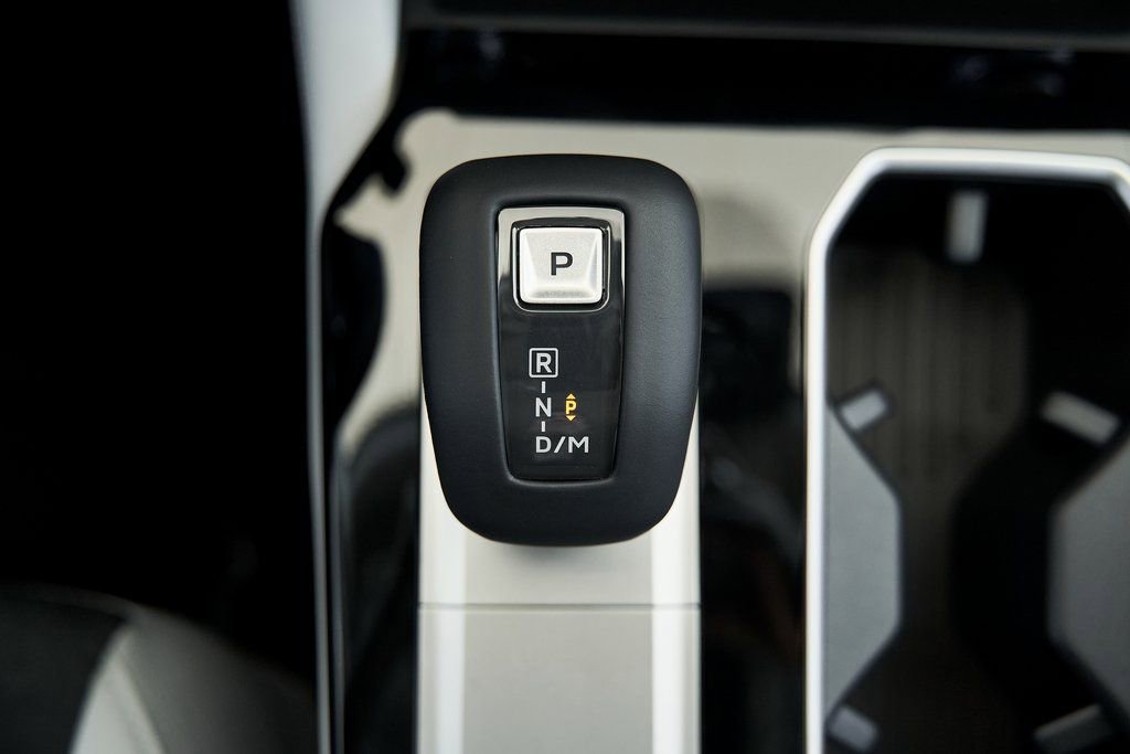 Used 2025 Mitsubishi Outlander SE FWD image 45