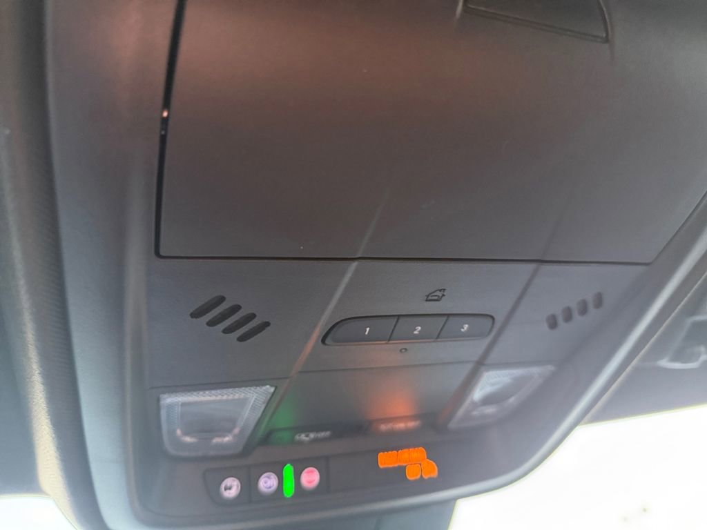 Used 2024 Cadillac XT4 Premium Luxury image 21