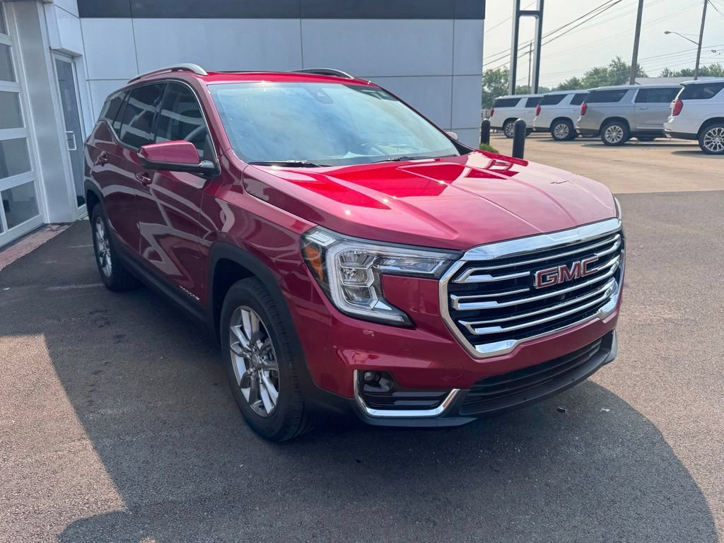 Used 2022 GMC Terrain SLT w/ Tech Package AWD/4WD image 5