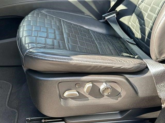 Certified 2024 Cadillac Escalade Sport Platinum w/ LPO, ONYX Package AWD/4WD image 18