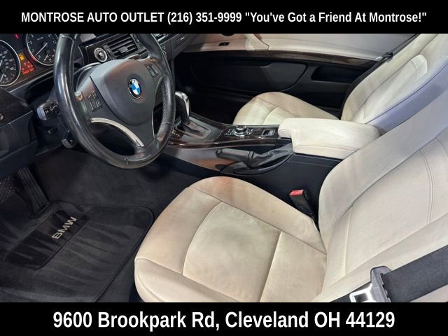 Used 2011 BMW 335i Convertible image 14