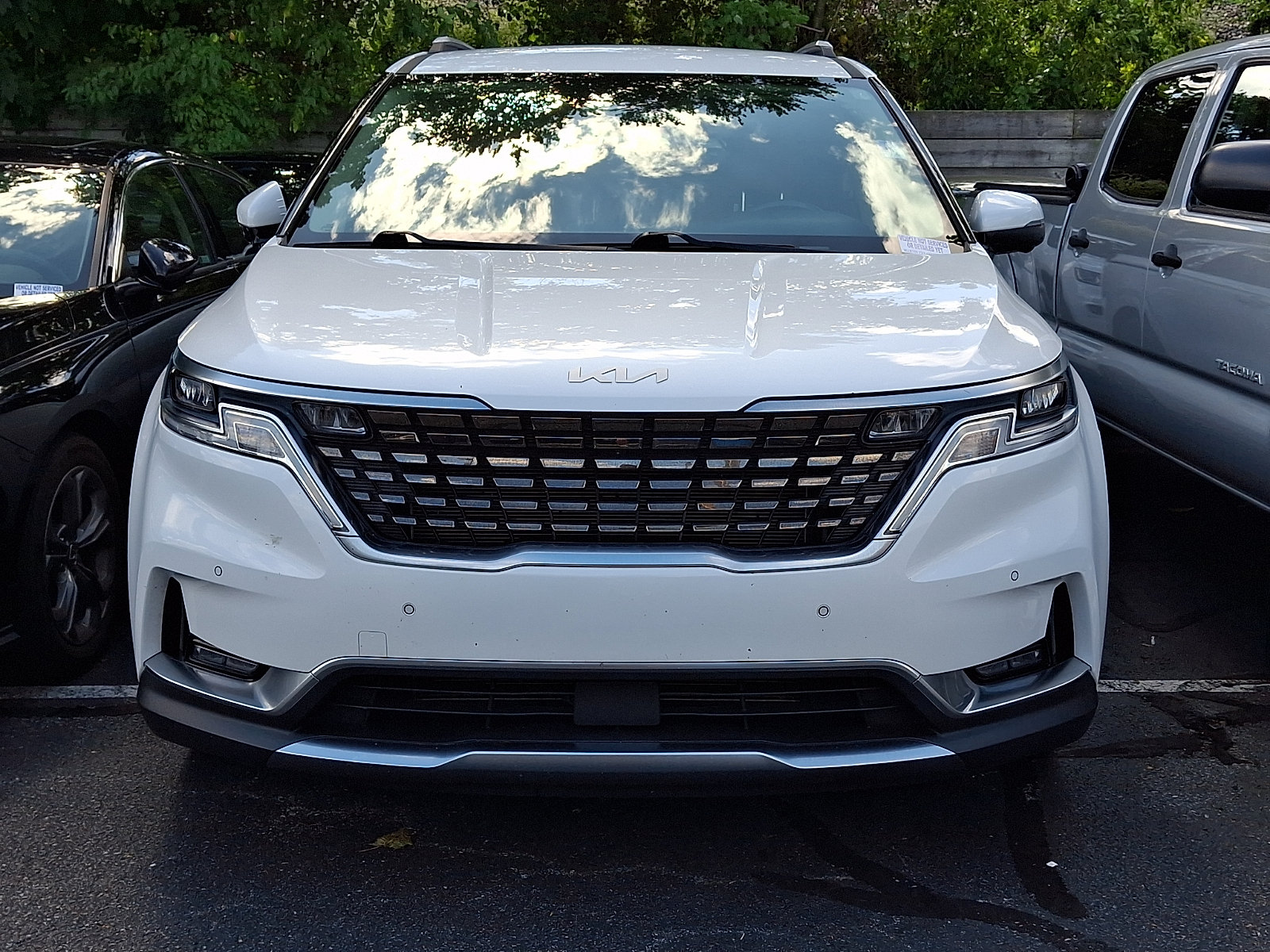 Certified 2022 Kia Carnival SX FWD image 2