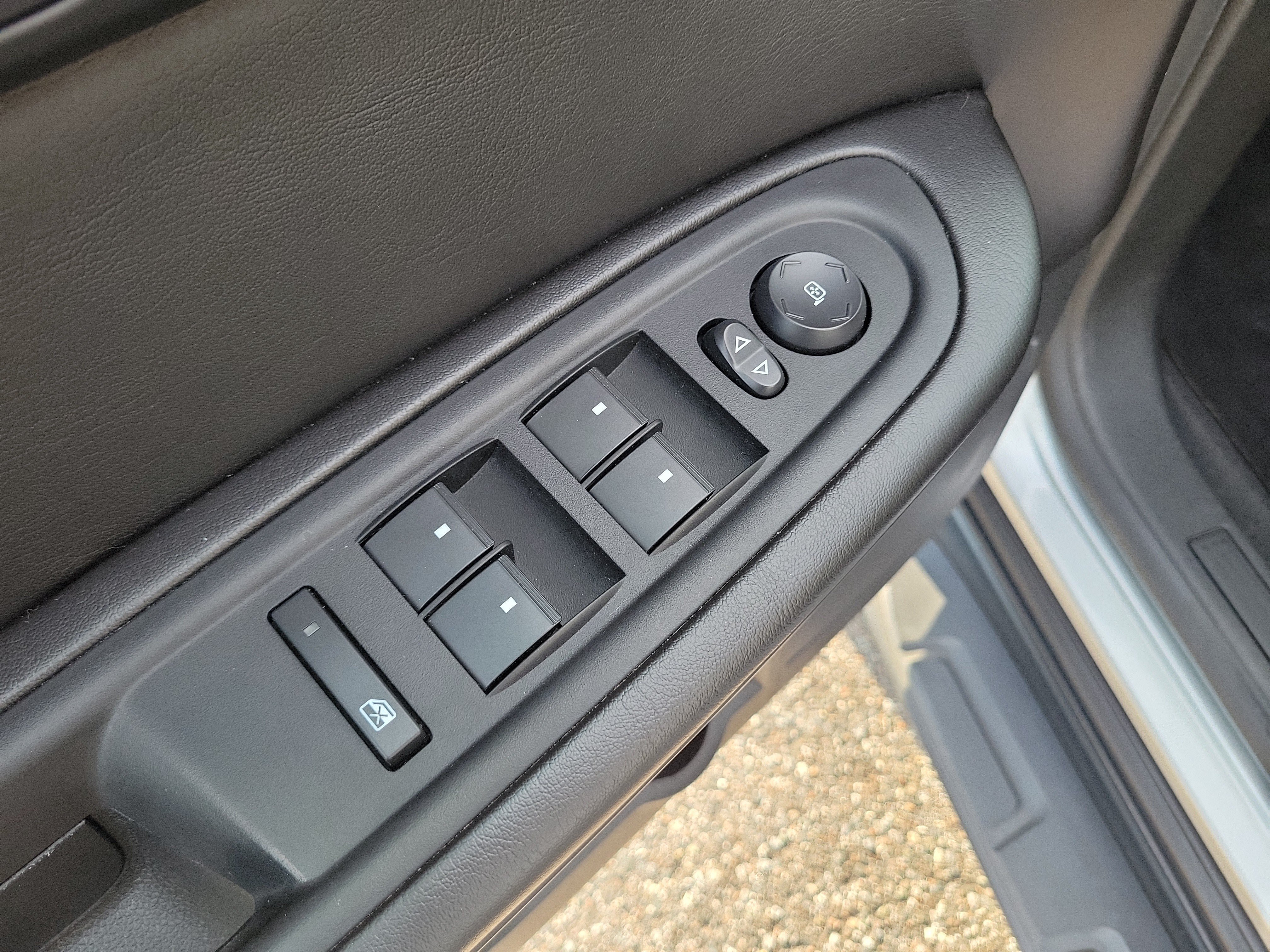 Used 2017 Chevrolet Traverse LT FWD image 19