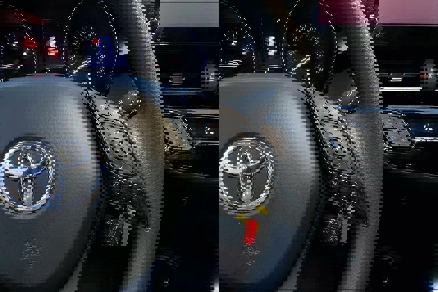 Used 2021 Toyota C-HR LE image 23