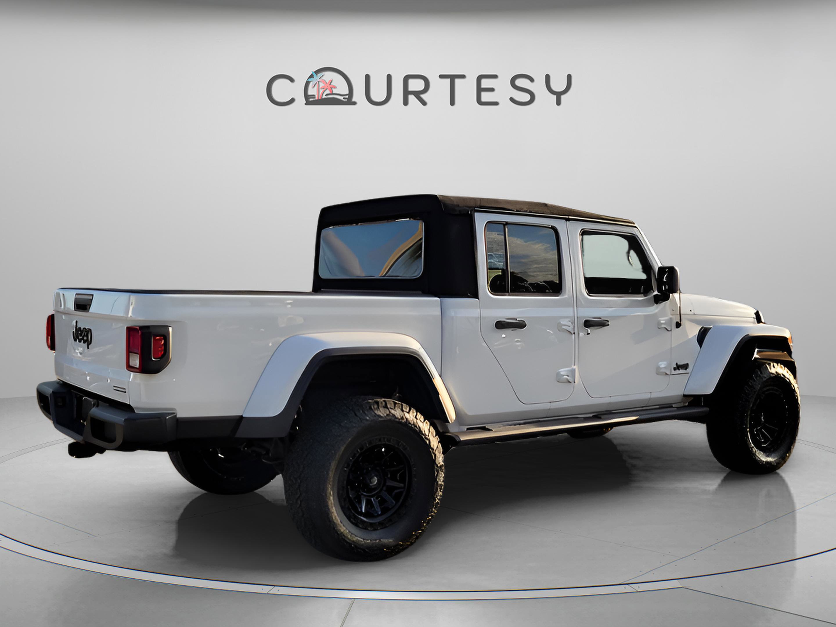 Used 2021 Jeep Gladiator Sport image 5