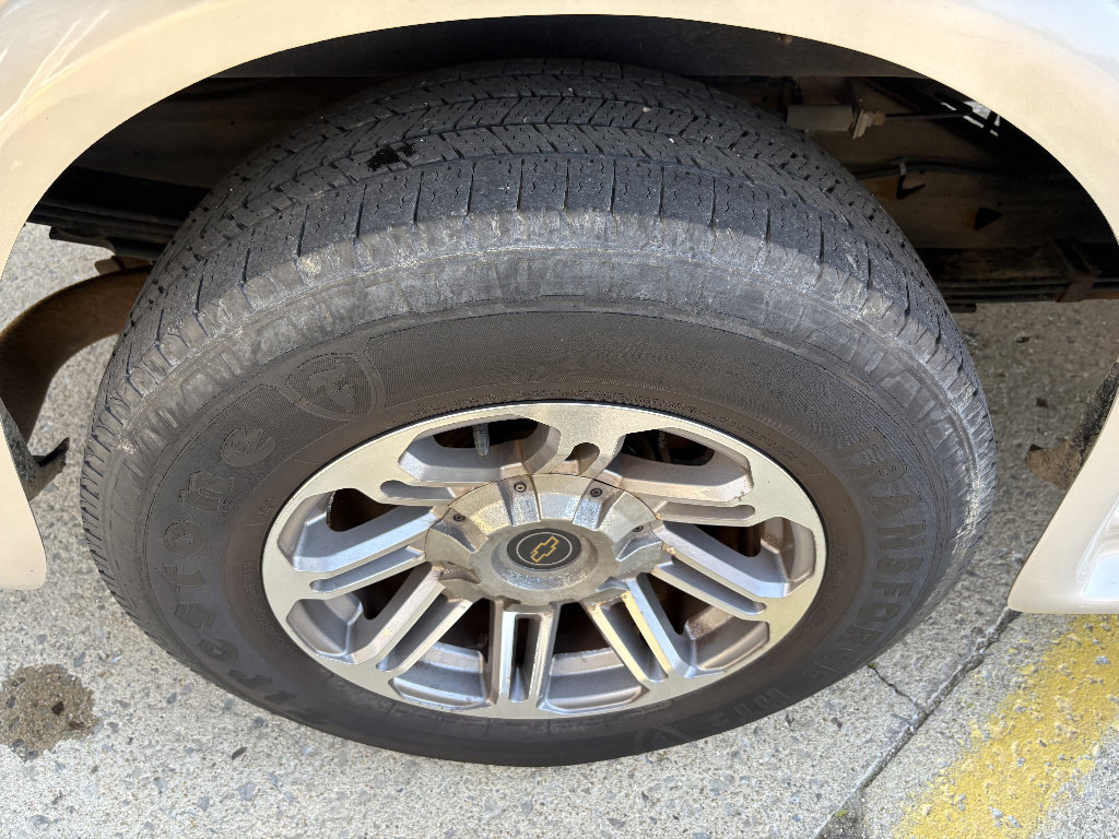 Used 2019 Chevrolet Express 2500 Extended w/ Enhanced Convenience Package RWD image 11