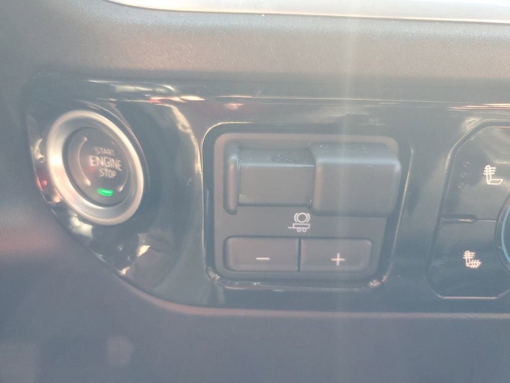 Used 2025 GMC Sierra 1500 SLT AWD/4WD image 28