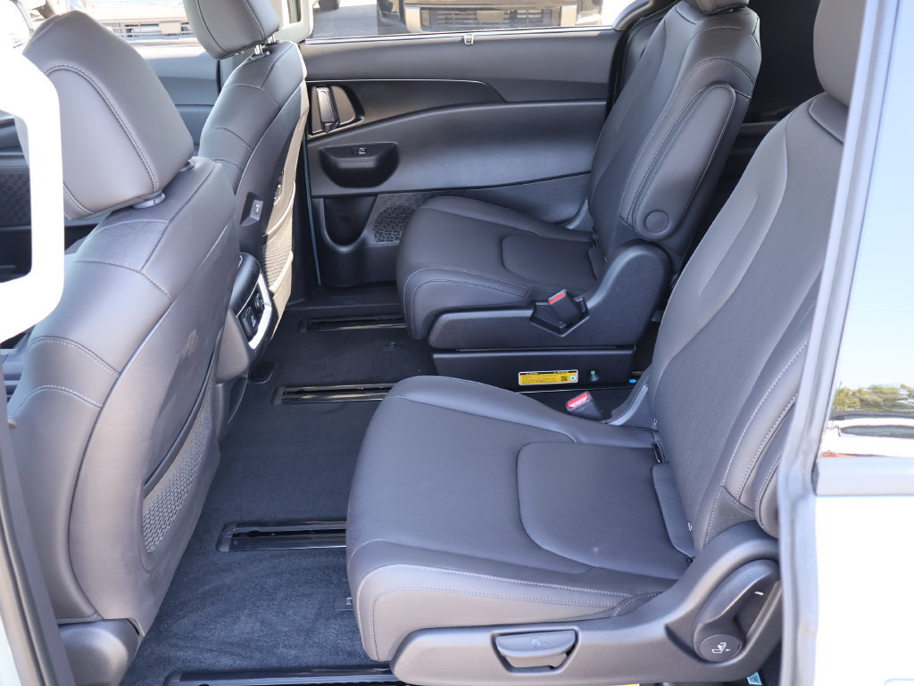 New 2027 Kia Carnival SX FWD image 14