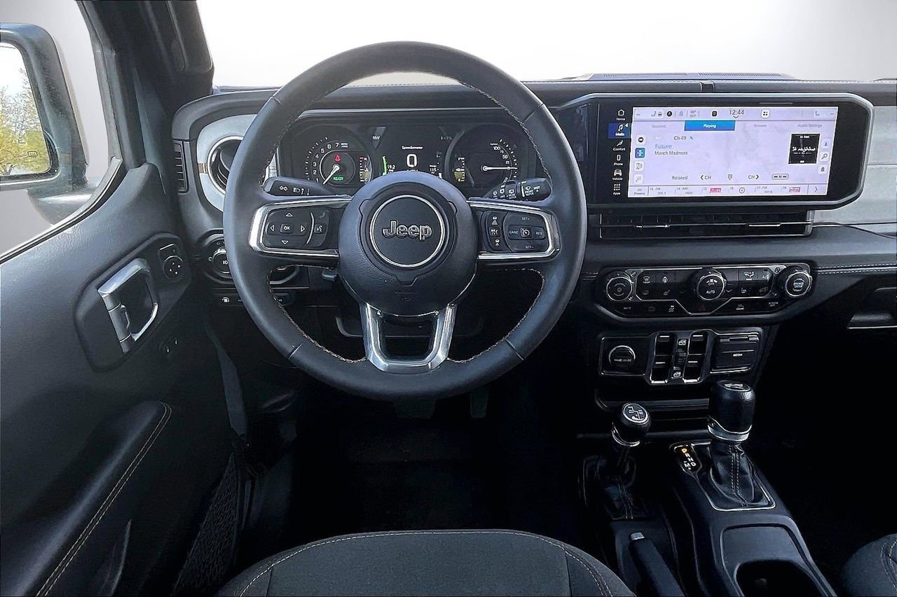 Used 2024 Jeep Wrangler Unlimited Sahara image 12