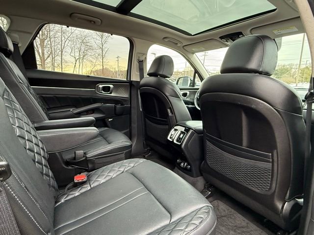Used 2023 Kia Sorento SX image 16
