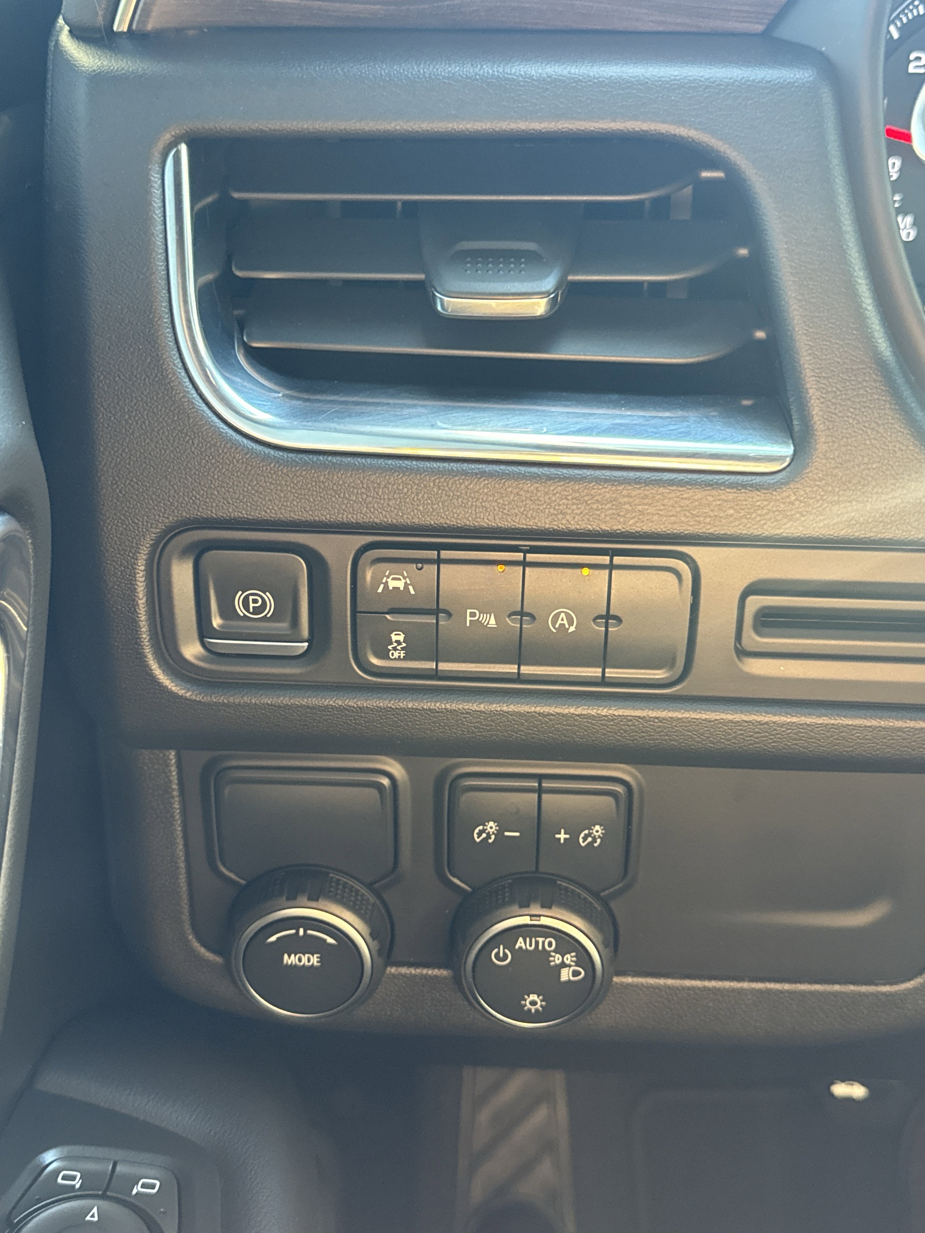 Used 2023 Chevrolet Suburban LS image 29