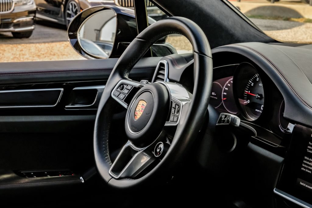 Used 2022 Porsche Cayenne GTS AWD/4WD image 11