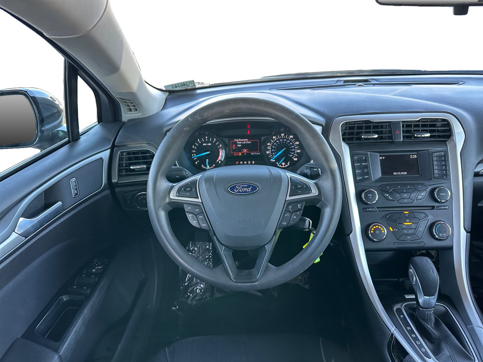 Used 2016 Ford Fusion SE FWD image 12