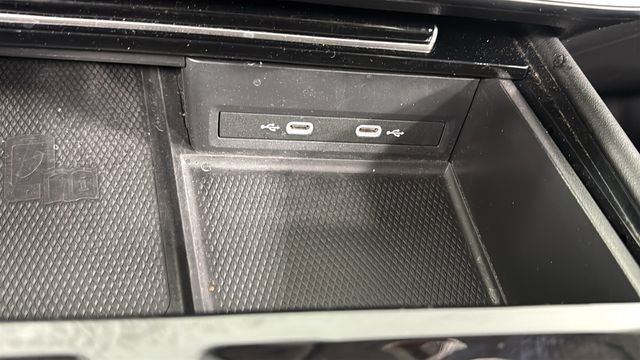 Used 2024 Volkswagen Atlas SE image 30