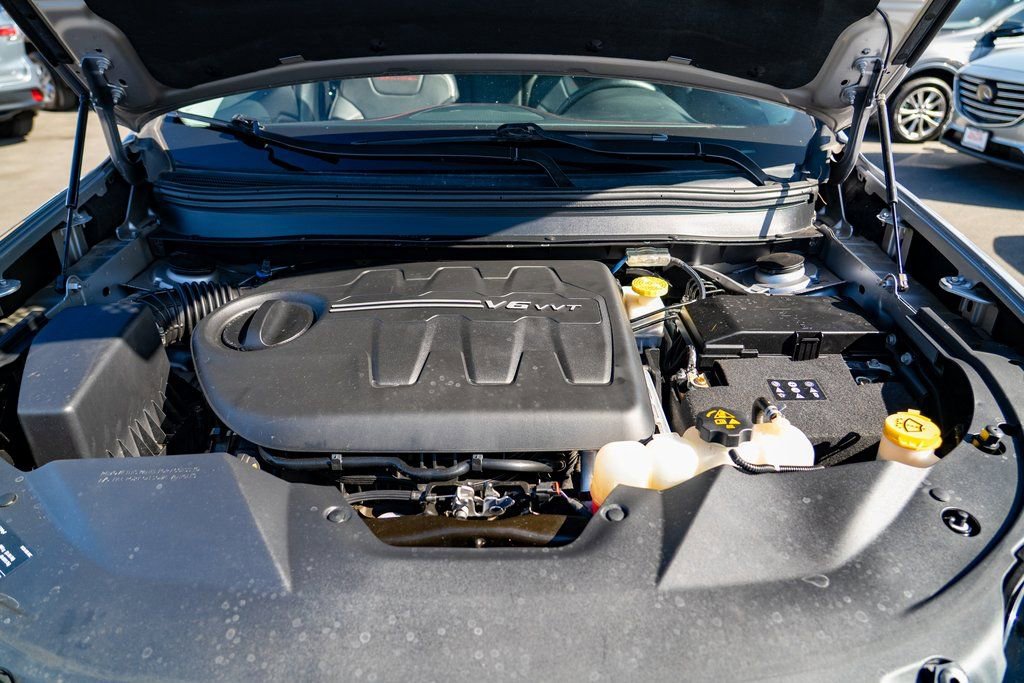 Used 2019 Jeep Cherokee Trailhawk AWD/4WD image 27