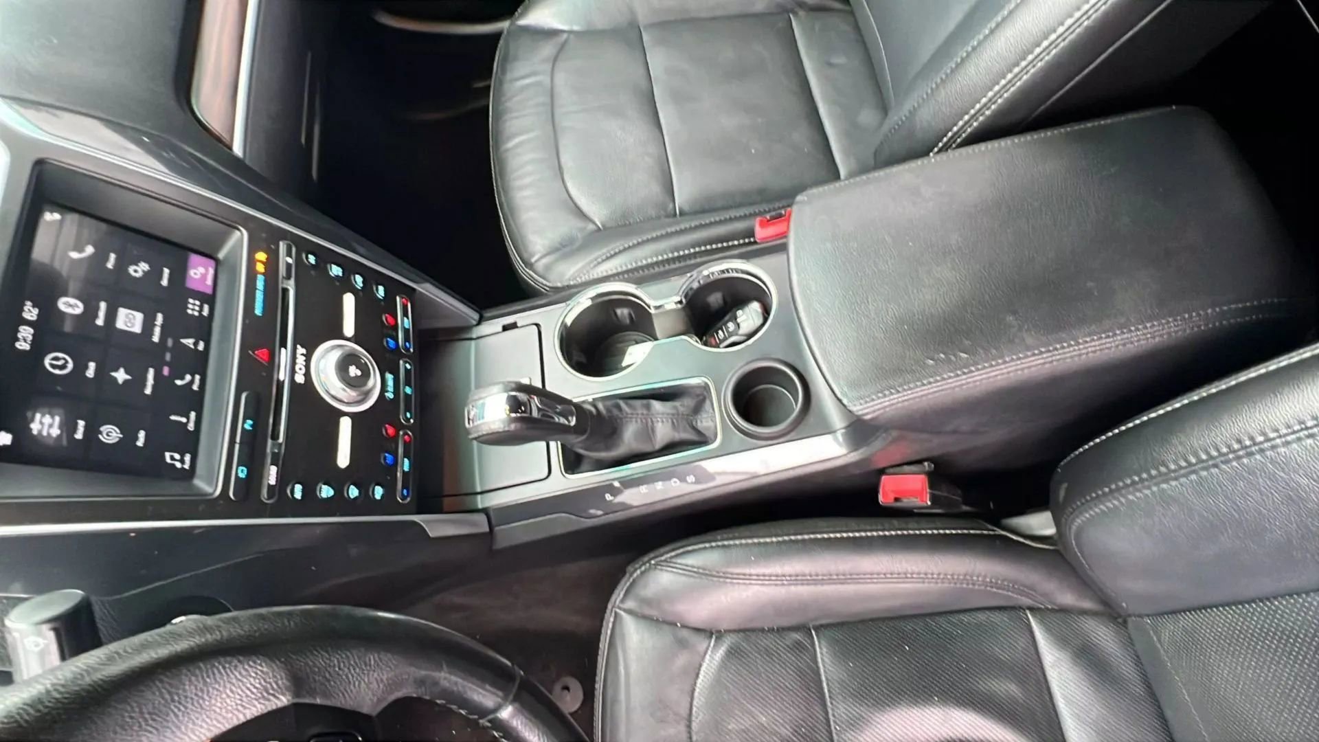 Used 2017 Ford Explorer Limited image 27