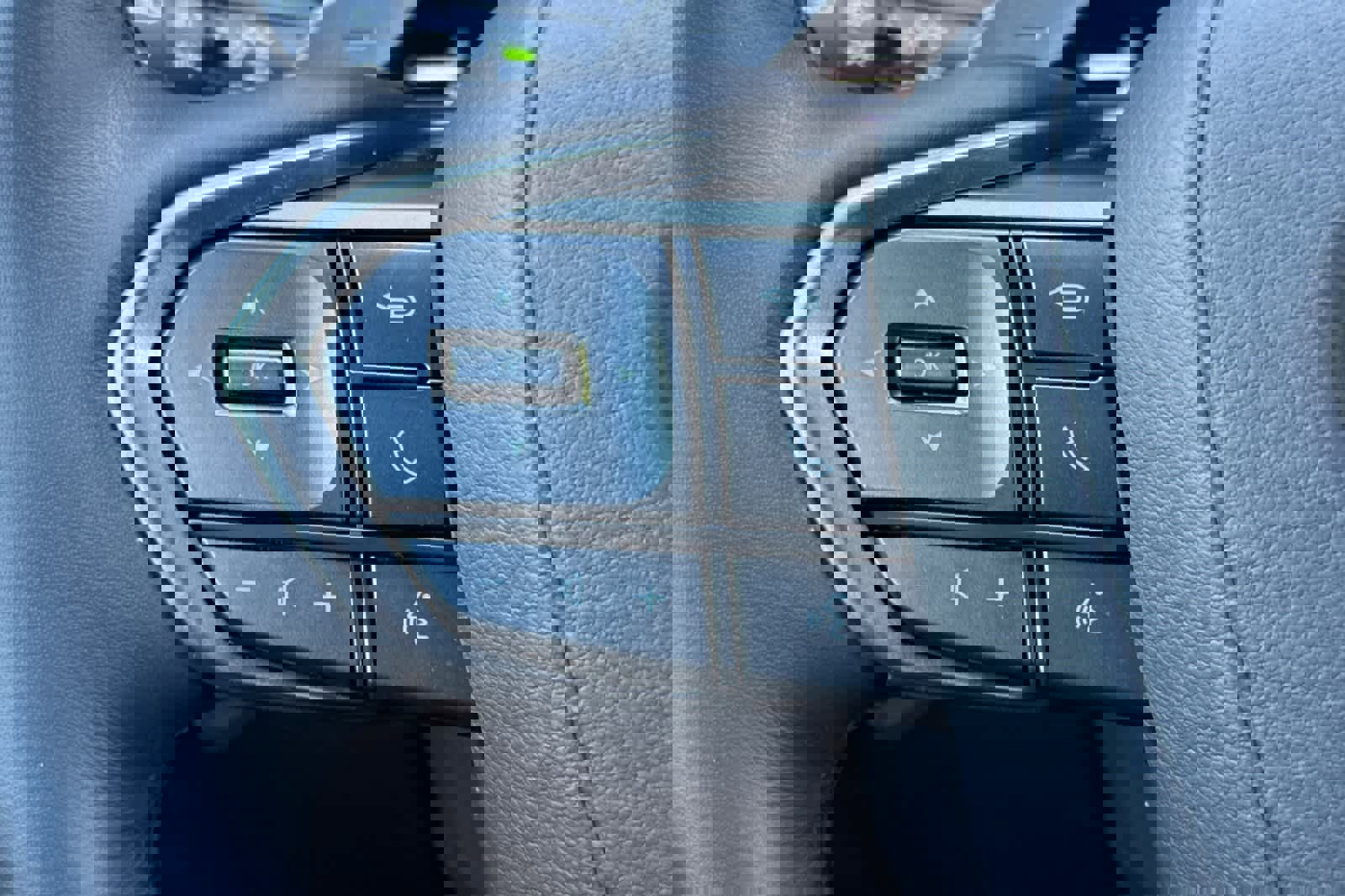 Certified 2025 Lexus RX 350h w/ Convenience Package image 27