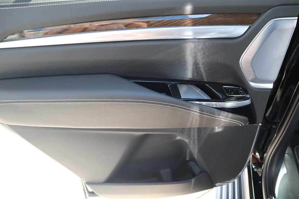 New 2026 Cadillac Escalade Platinum Sport w/ LPO, ONYX Package image 26