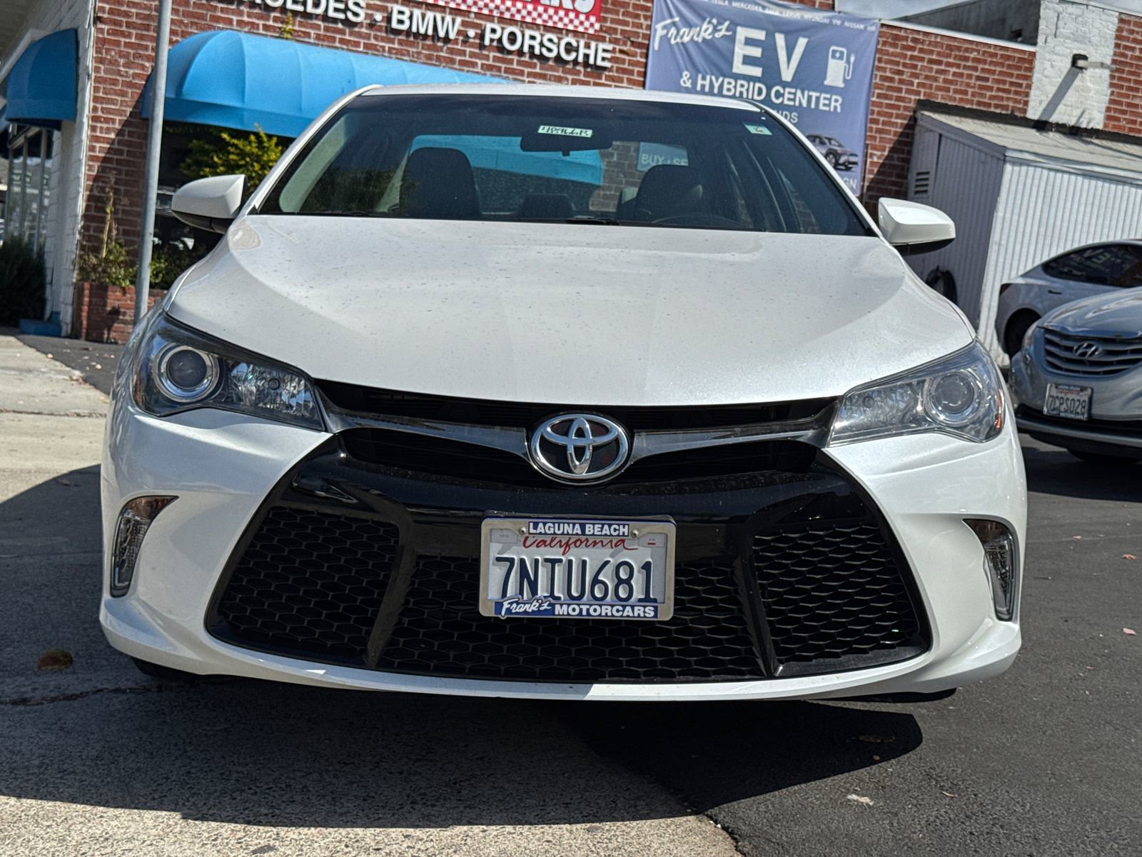 Used 2016 Toyota Camry XSE FWD image 3