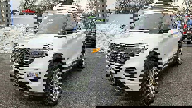 Certified 2022 Ford Explorer King Ranch w/ Technology Package AWD/4WD image 5